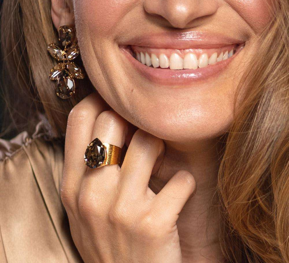 Dione Earrings / Greige Combo