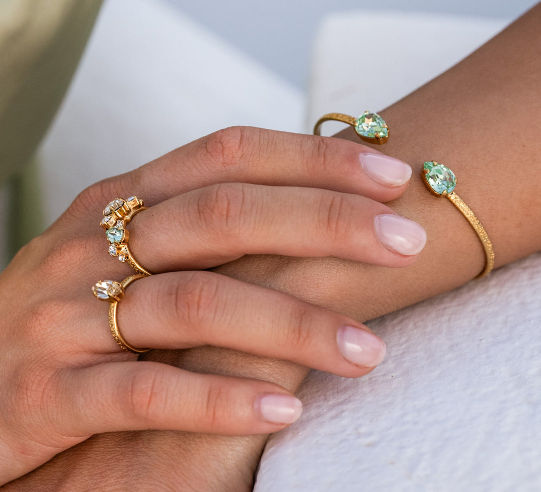 Caroline Svedbom - Sandra Ring Chrysolite Jonquil Gold