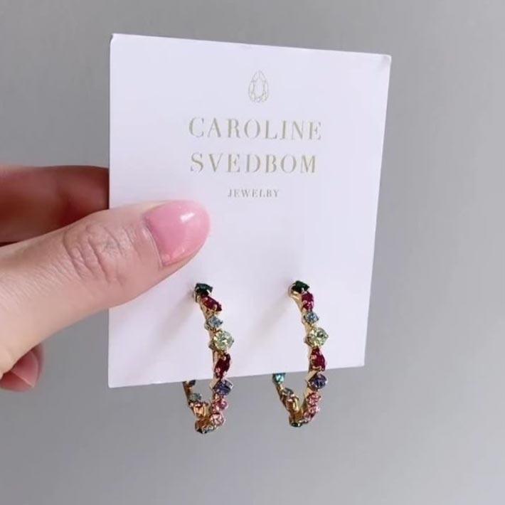 https://cdn.shopify.com/s/files/1/2717/9338/files/Antonia_Loop_Pomelo_Combo.mp4?v=1623764349