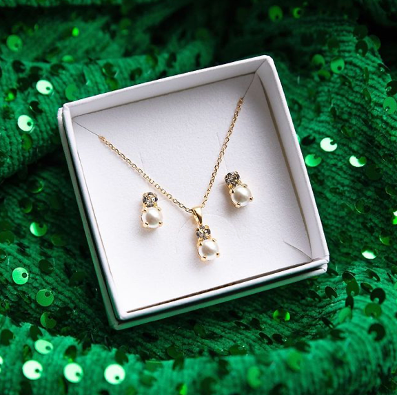 Love Pearl Necklace / Pearl + Crystal 